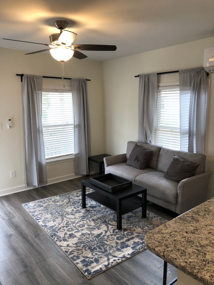 LakewoodLyon Park Renovated Cottage Near Duke 23B — 4-Star Luxury Hotel in Durham, United States