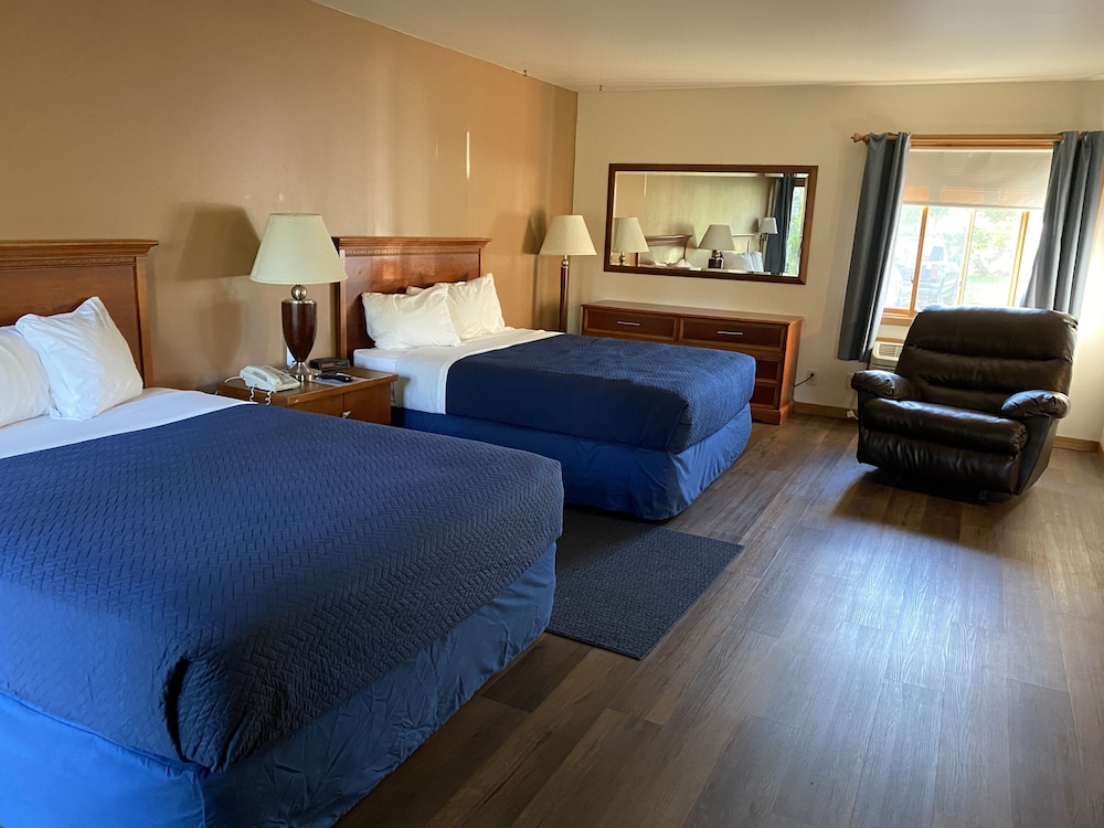 Village Inn on The Lake - photo 5