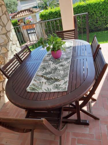 Villa Carlini — 4-Star Luxury Hotel in Passoscuro, Italy