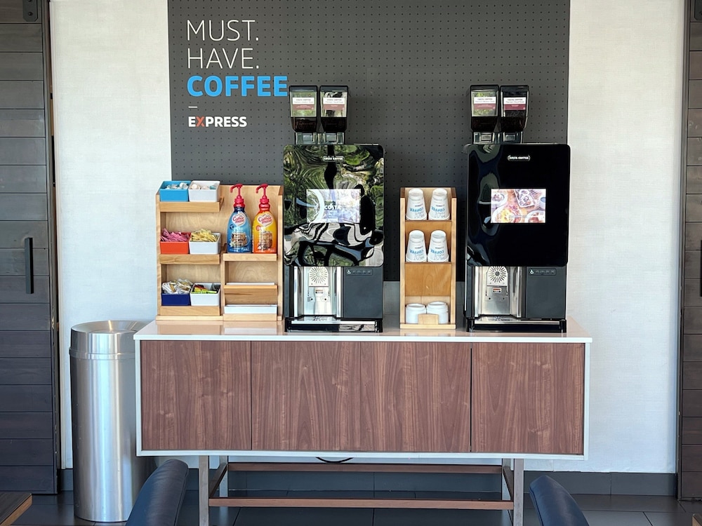 Holiday Inn Express & Suites Fort Worth Downtown by IHG - photo 14