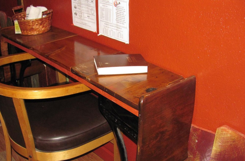 Earth Inn Motel - photo 21