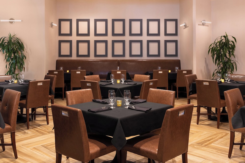 Sheraton Detroit Novi Hotel - photo 23