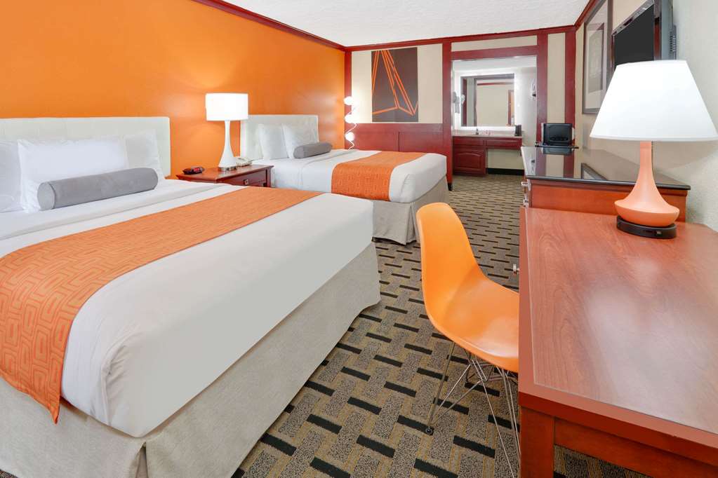 Howard Johnson by Wyndham San Marcos - photo 15