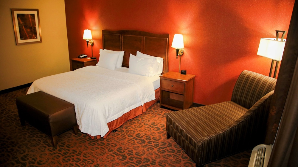 Hampton Inn Matamoras Milford - photo 16