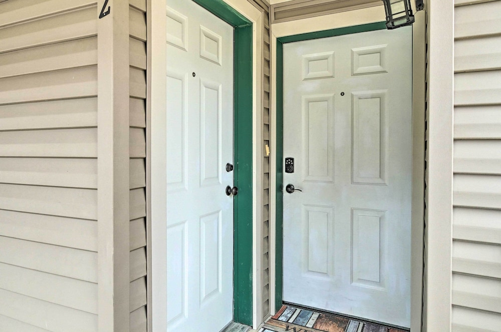 Vibrant Holiday Hills Resort Condo w Balcony - photo 17