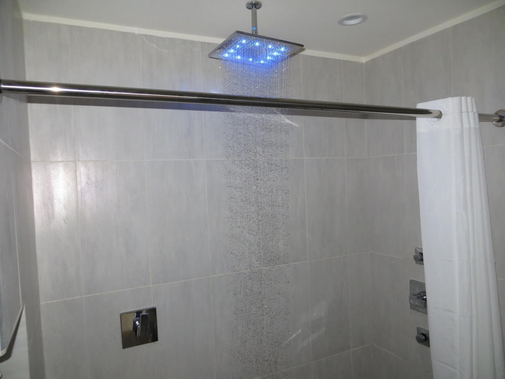 Crystal Inn Sugar Land - photo 17