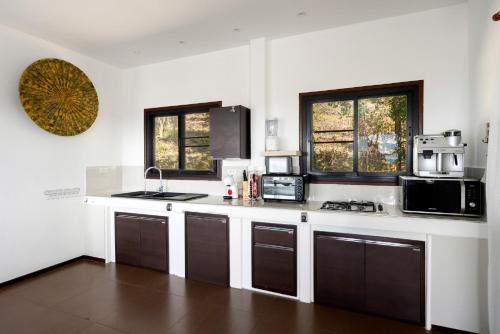 Stylish 3 Bedroom Pool Villa KBR1 — 4-Star Luxury Hotel in Koh Samui, Thailand