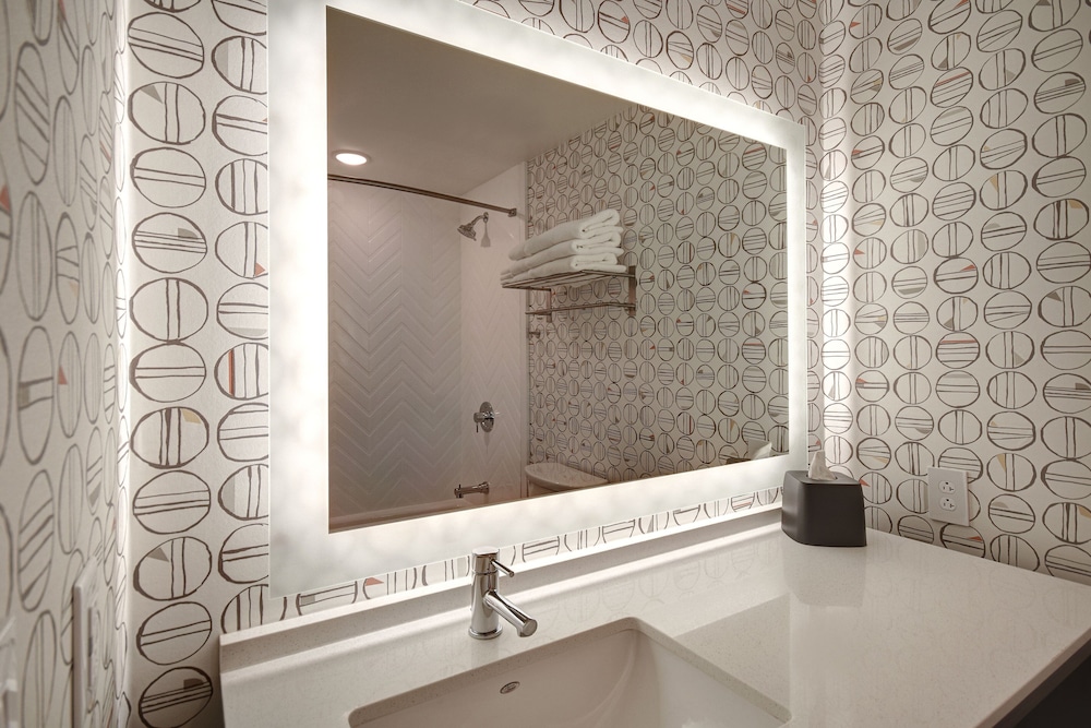 Holiday Inn Erie by IHG - photo 25