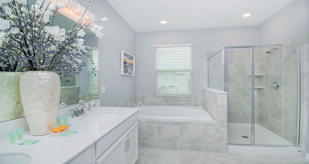 2BR Condo Champion'sgate w Resort Access Disney - photo 10