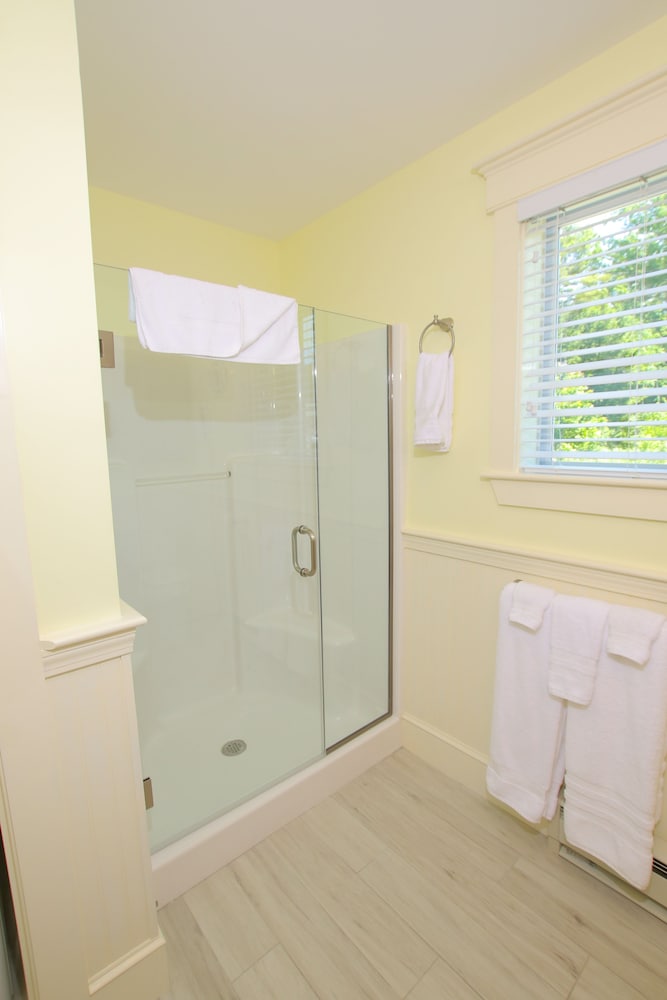 Sheepscot Harbour Village Resort - photo 360