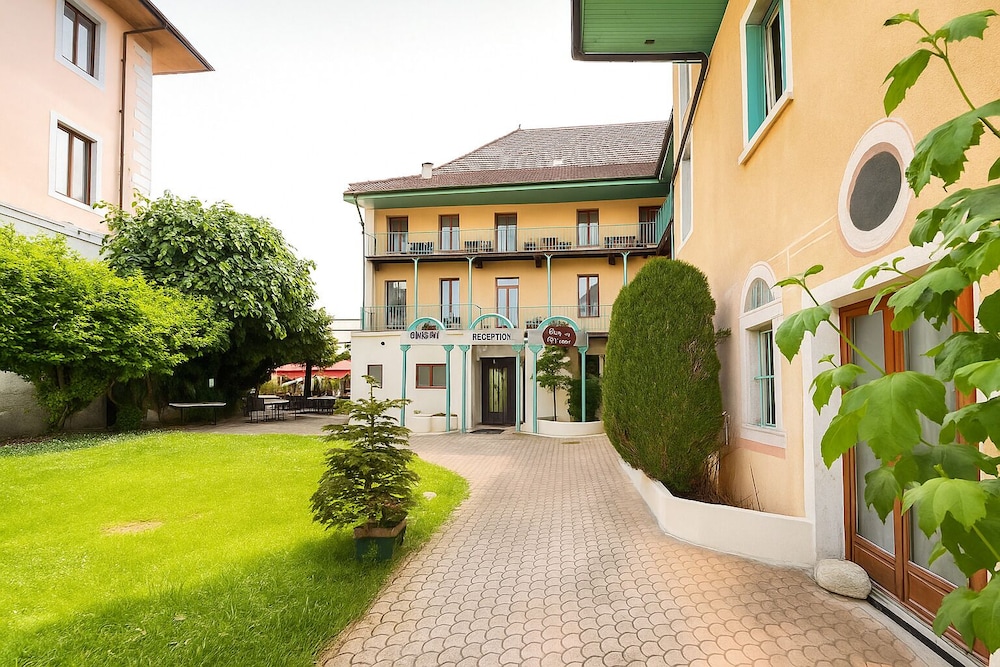 Logis Hôtel de Genève — hotel in Faverges