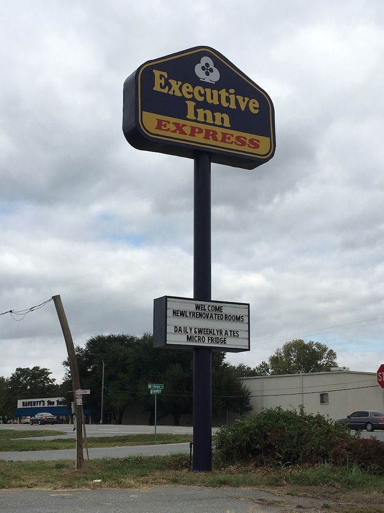 Executive Inn Pine Bluff - photo 2