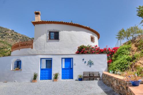 Casa Redonda — 4-Star Luxury Hotel in Competa, Spain