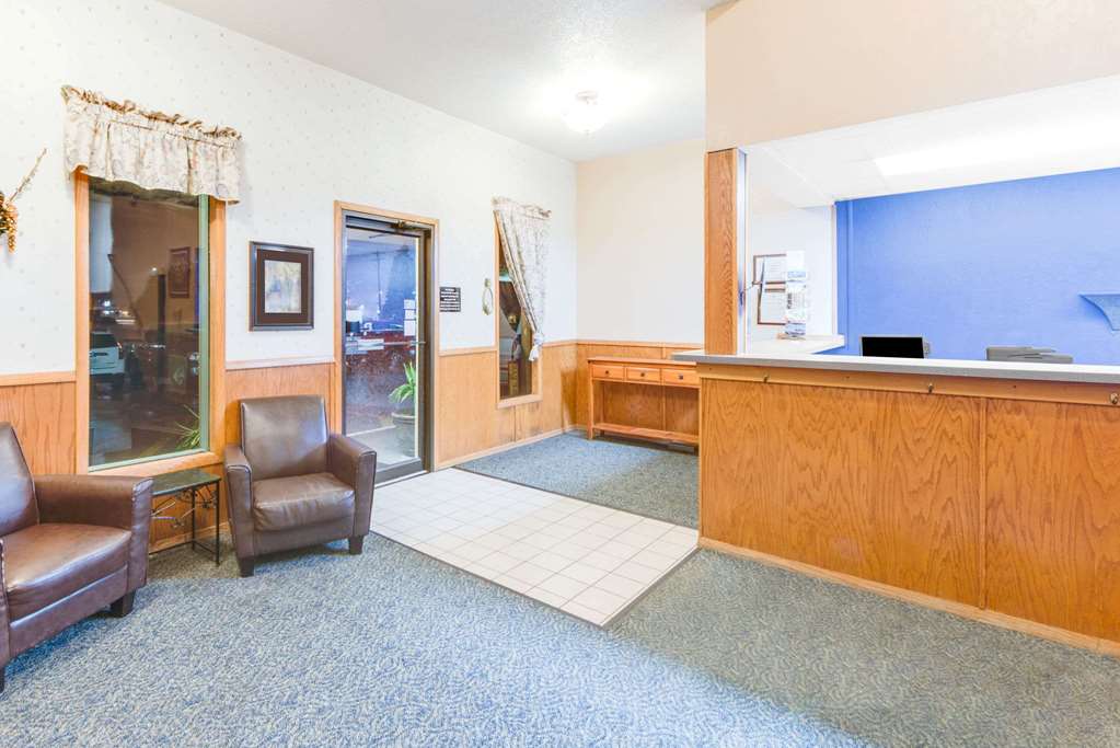 Super 8 by Wyndham Burlington - photo 3
