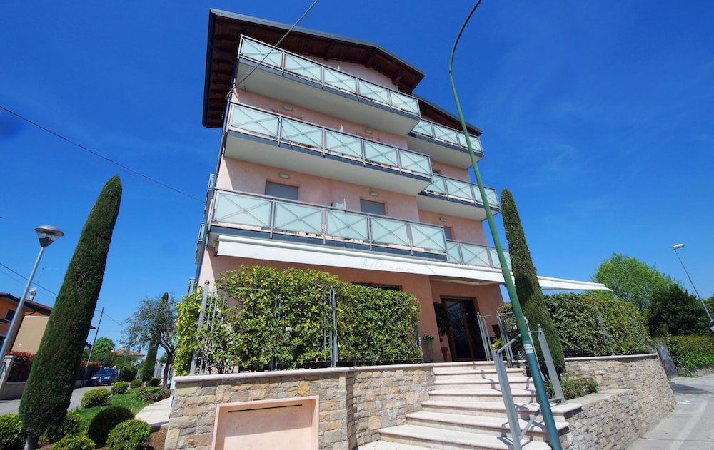 Hotel Clarin 14 by Dori in Peschiera Del Garda, Italy