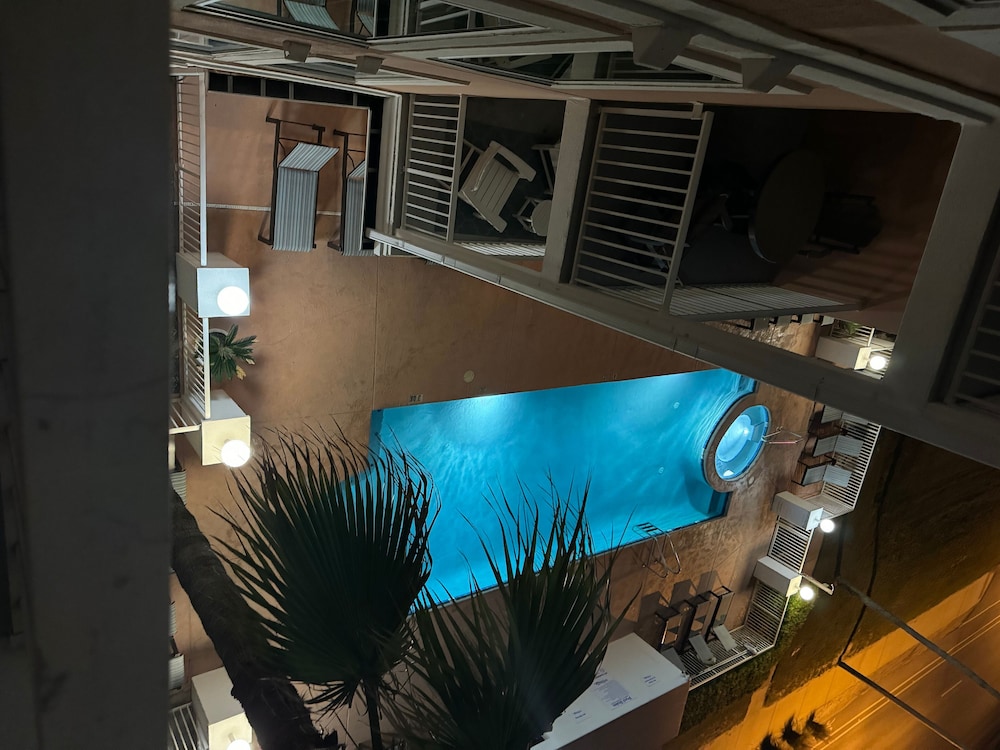 Direct Gulf Front Condo with Resort Pools with Hot Tubs Steps to Beach - photo 18