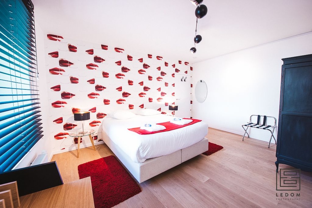 Red & Breakfast in Liege, Belgium
