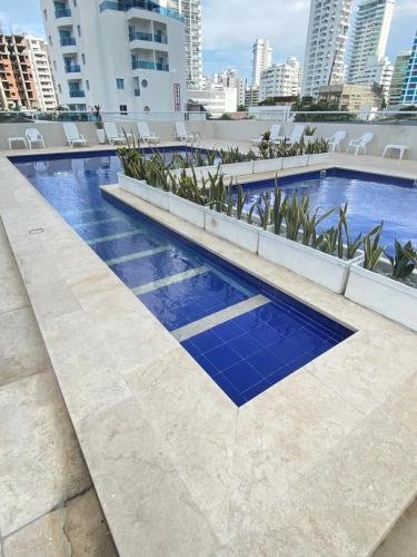Alojamientos Cartagena Edificio Los Delfines — 4-Star Luxury Hotel in Cartagena, Colombia