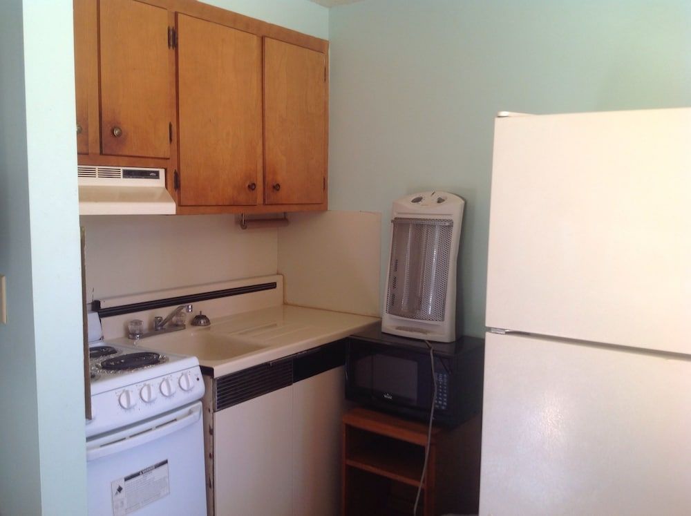 Granby Motel - photo 2