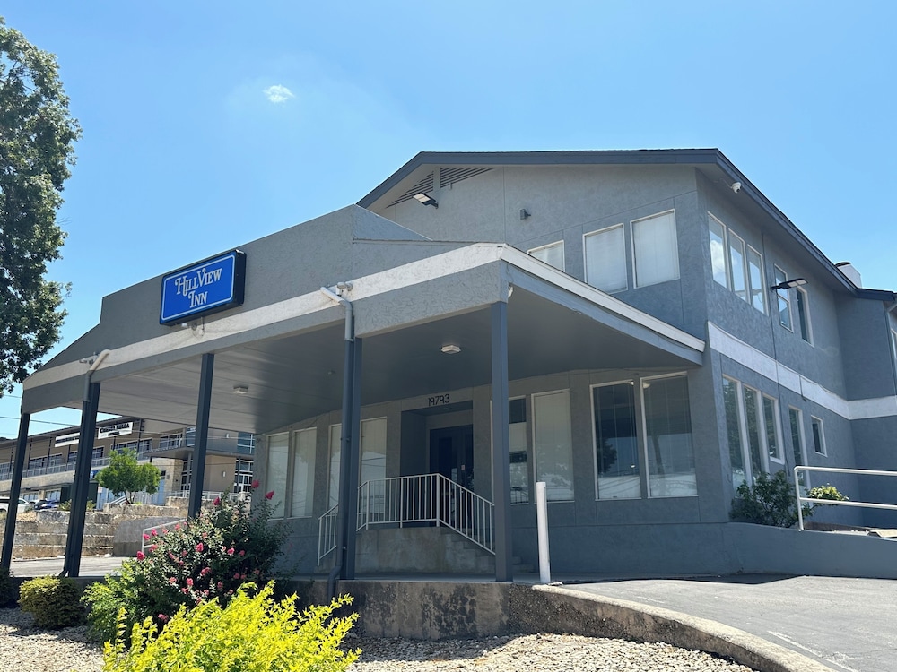 HillView Inn - photo 43