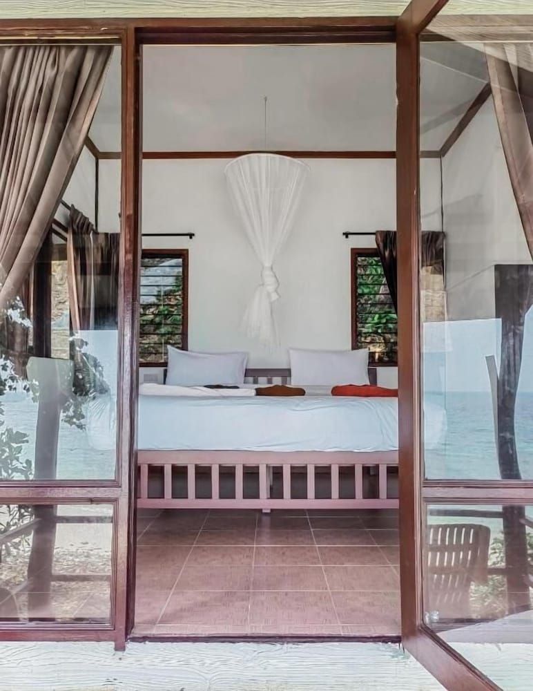 Phi Phi Private Beach Resort — hotel in Ban Ao Nang