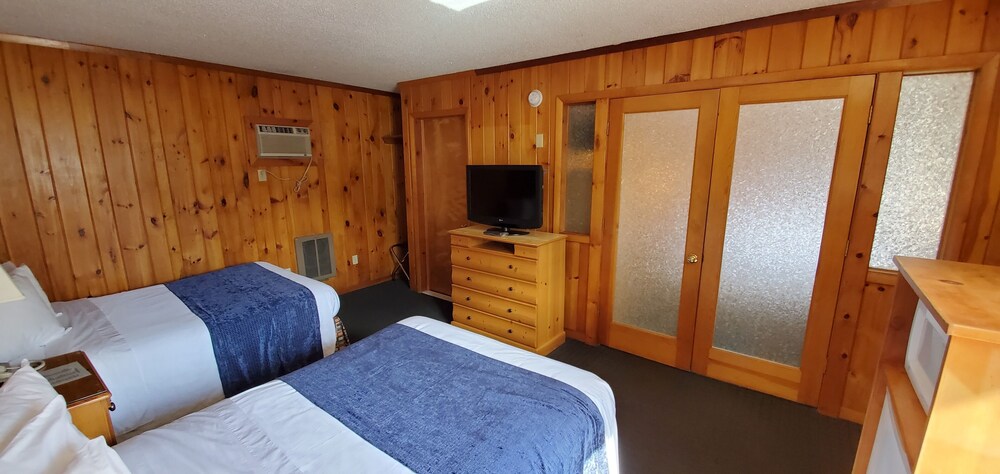 The Lake Motel - photo 32