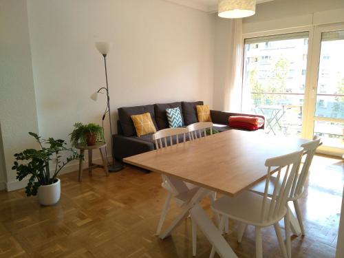 Apartamento Vuelta del Castillo — 4-Star Luxury Hotel in Pamplona, Spain