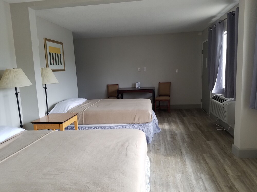Harmony Inn and Suites - photo 7