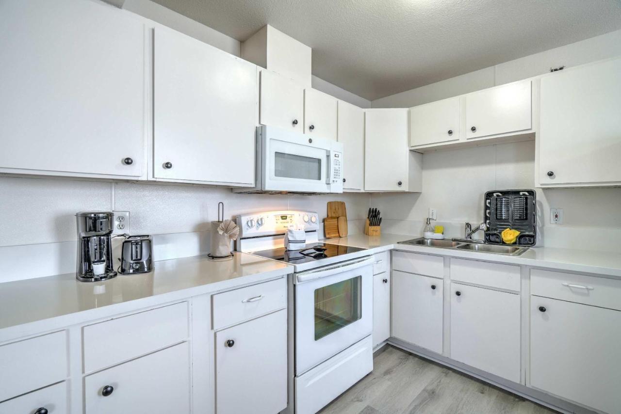 Vegas Getaway Near Strip Sleeps 6