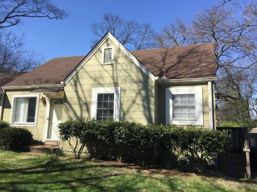 Hangout House play work and visit — 4-Star Luxury Hotel in Nashville, United States