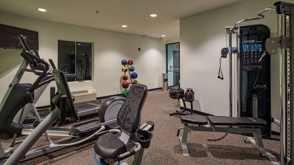 Uptown Suites Extended Stay Tampa FL Riverview - photo 3