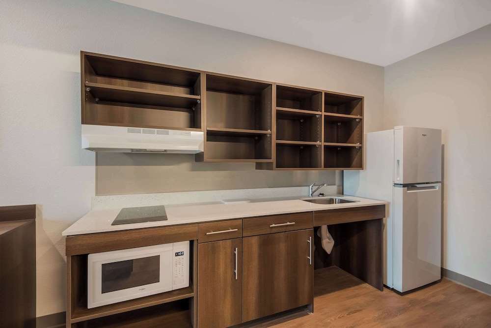 WoodSpring Suites Bellflower Los Angeles - photo 8