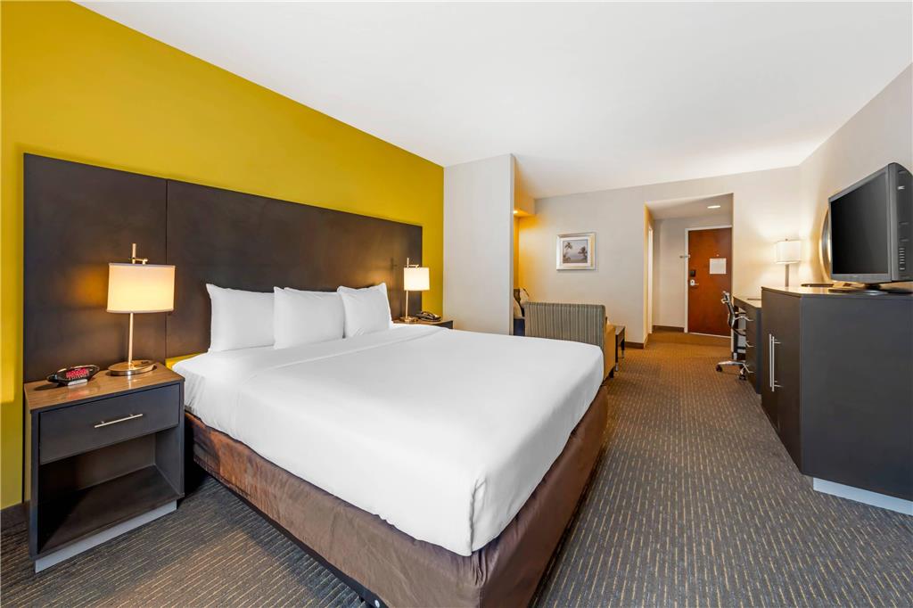 Comfort Suites Miami Airport North - photo 38