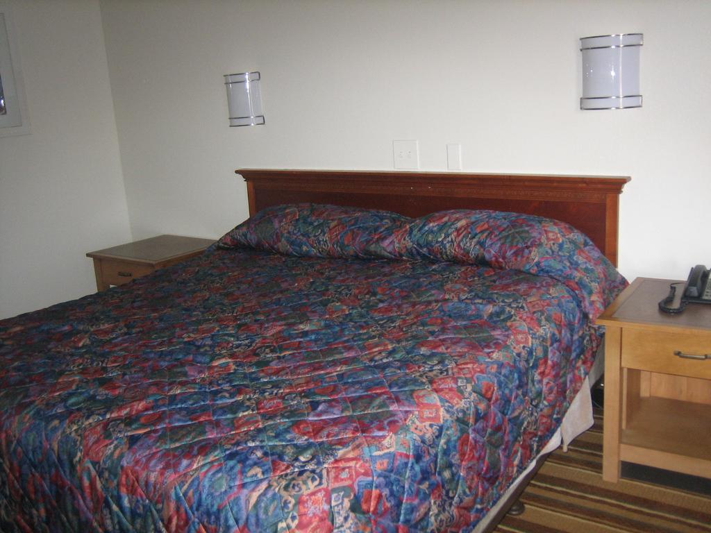 Best Interstate Inn - photo 5