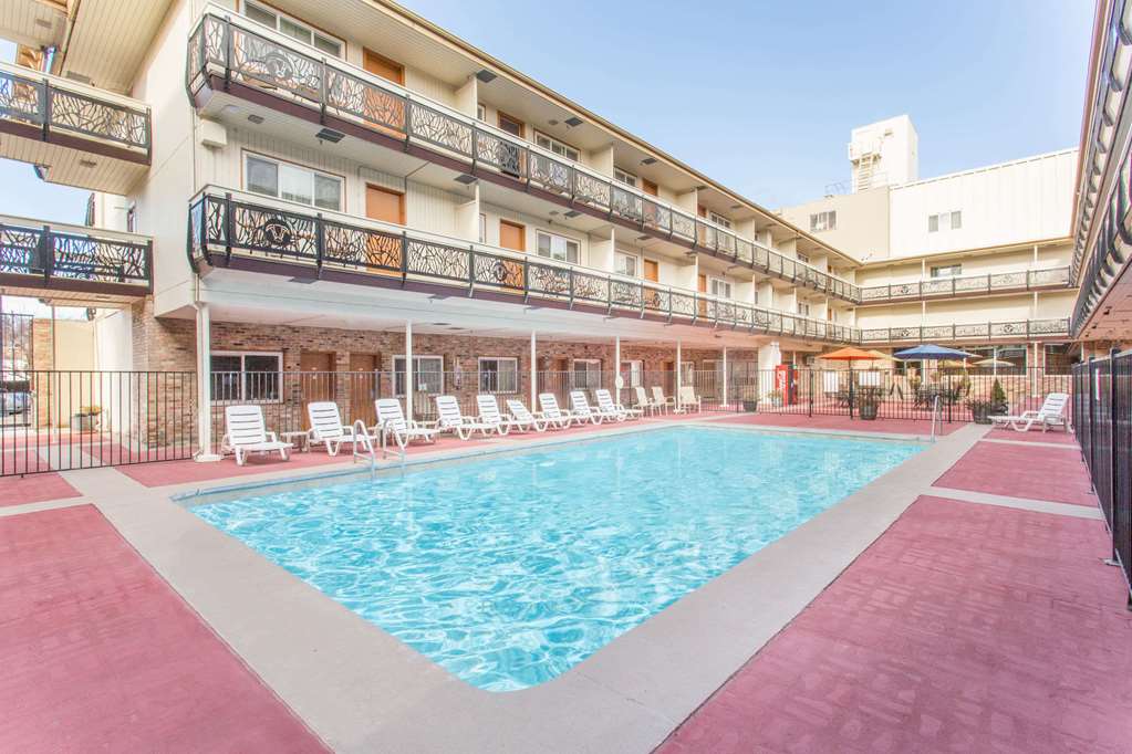 Ramada by Wyndham Elko Hotel at Stockmen's Casino - photo 4