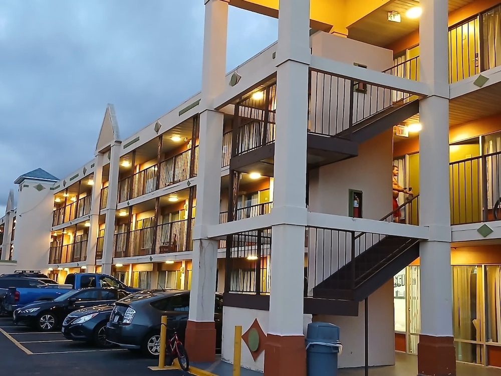 Ashland Studio Inn By OYO Richmond North near Kings Dominion - photo 23