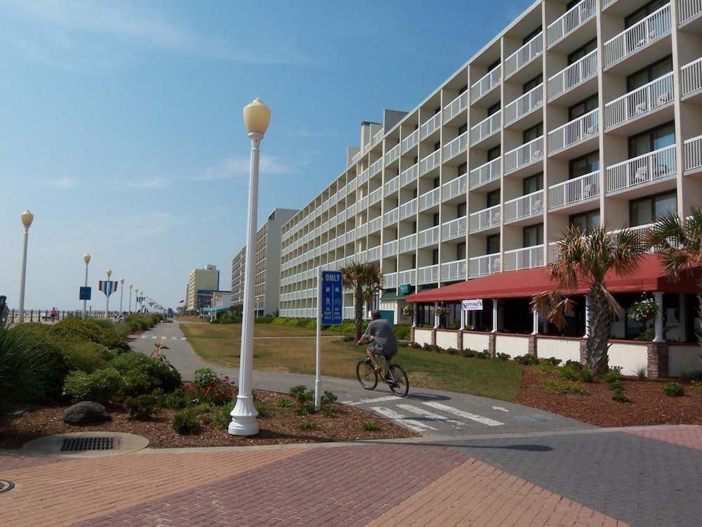 Oceanfront Inn - photo 33