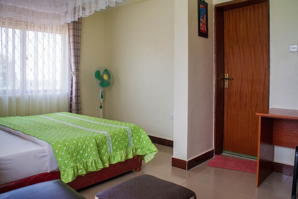 Tropical Suites Hotel — hotel in Arua