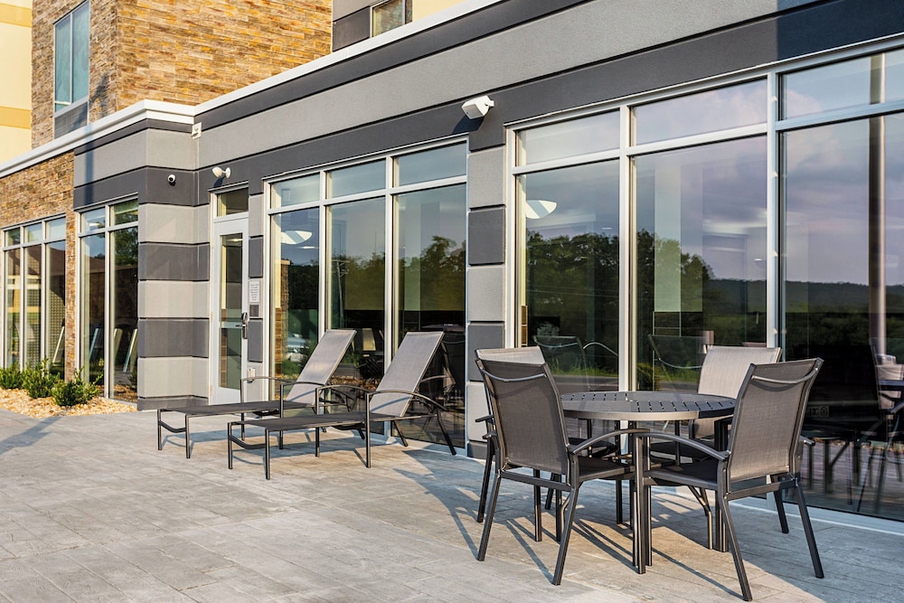 Fairfield Inn & Suites by Marriott Rolla - photo 25