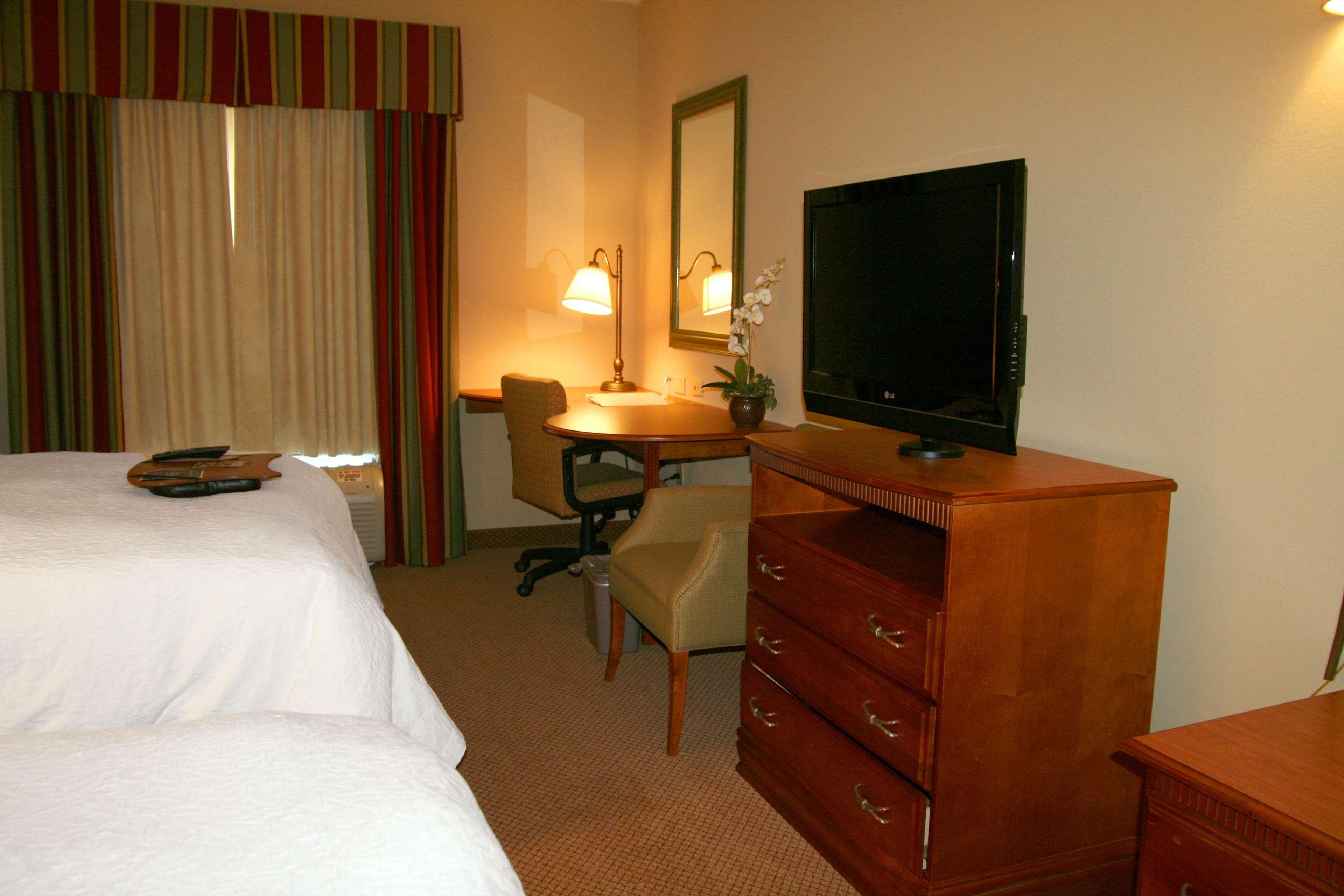 Hampton Inn Greenville Mississippi - photo 2