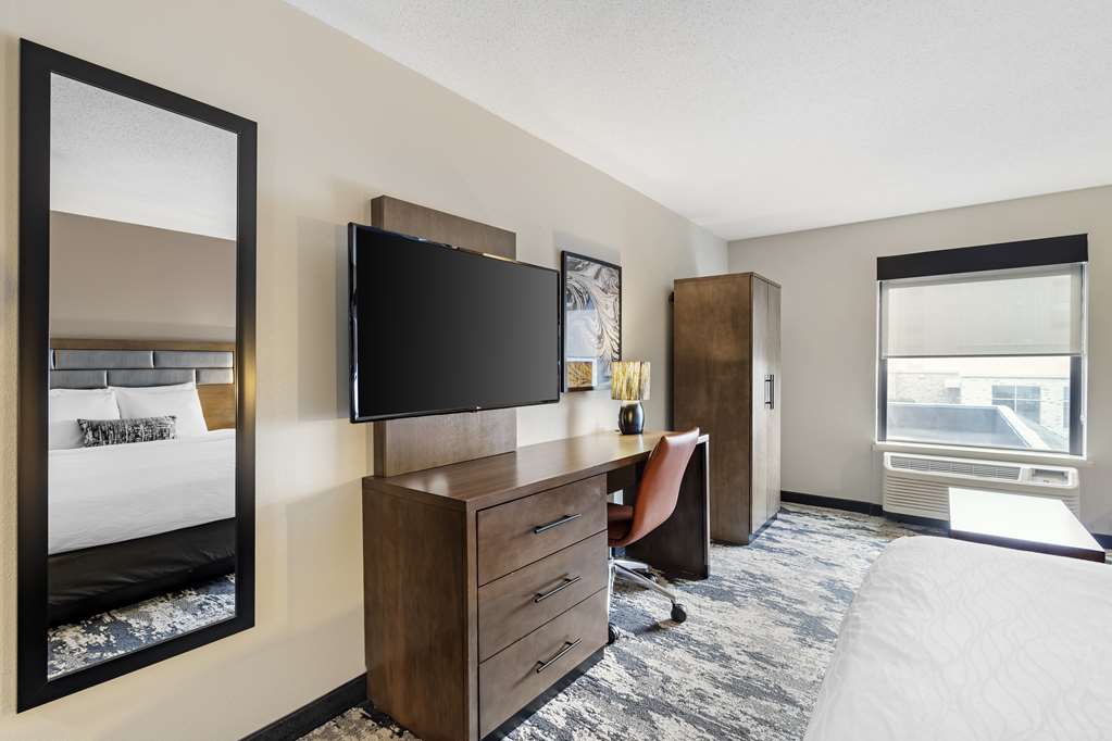 Best Western Plus Bourbonnais Hotel & Suites - photo 15