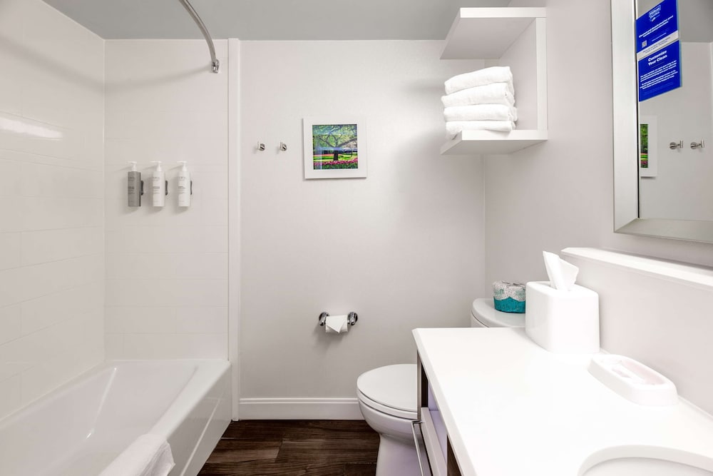 Hampton Inn Columbia I 26 Harbison Blvd. - photo 72