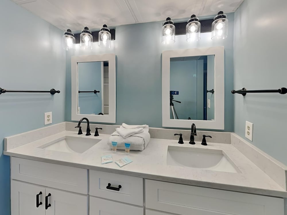 Edgewater Tower II by Resort Collection - photo 28