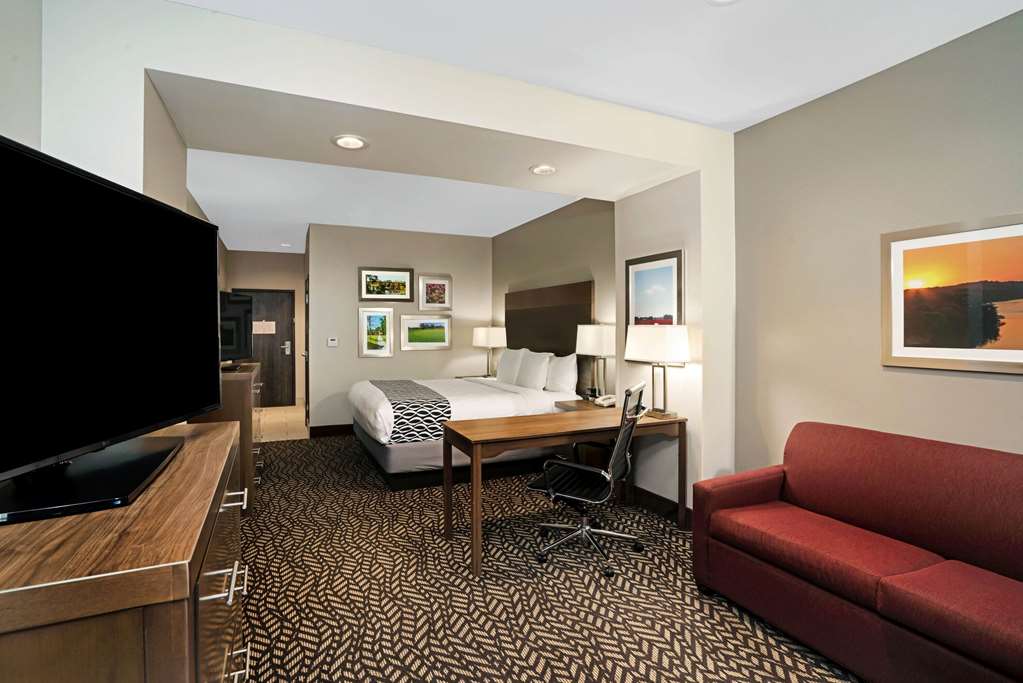 La Quinta Inn & Suites by Wyndham Tuscaloosa University - photo 15