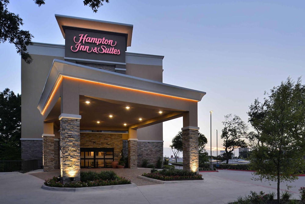 Hampton Inn & Suites Dallas Market Center - photo 73