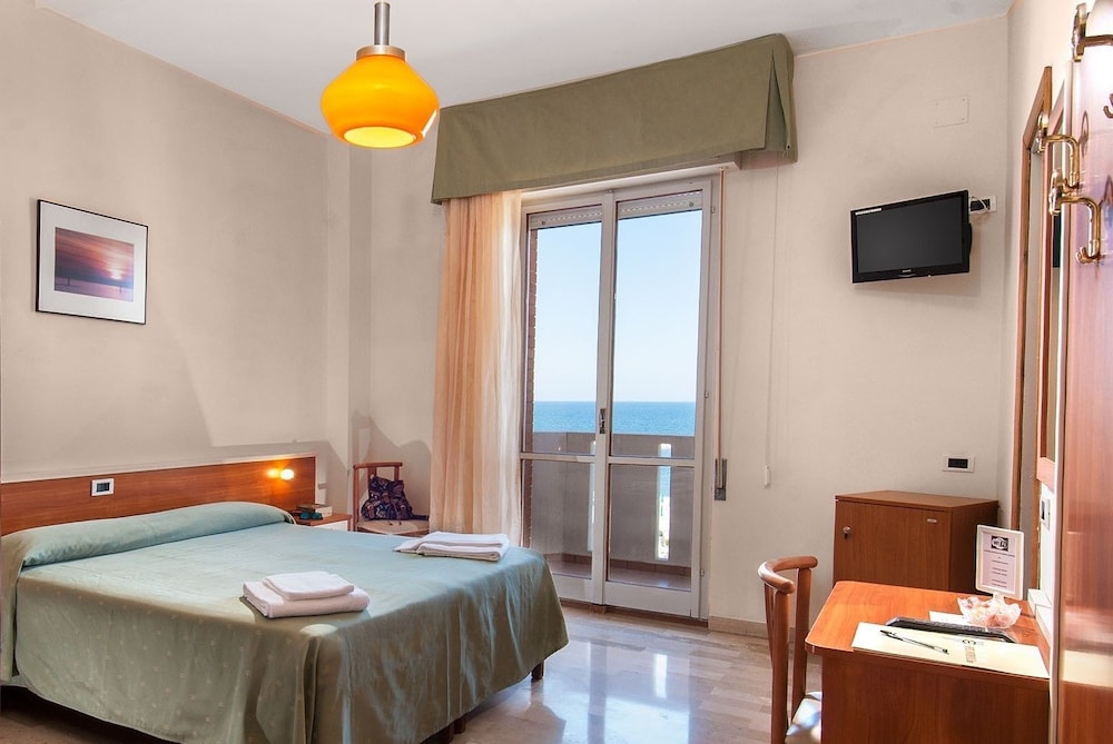 Continental - carbon neutral hotel in Fano