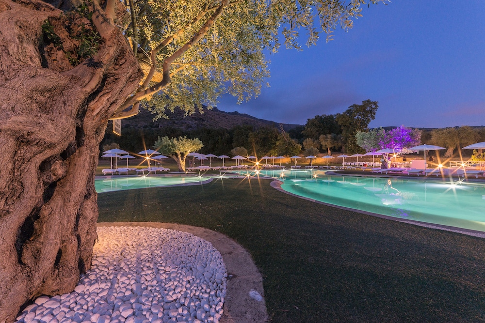Tenuta Re Ferdinando — 4-Star Luxury Hotel in Santa Maria Capua Vetere, Italy