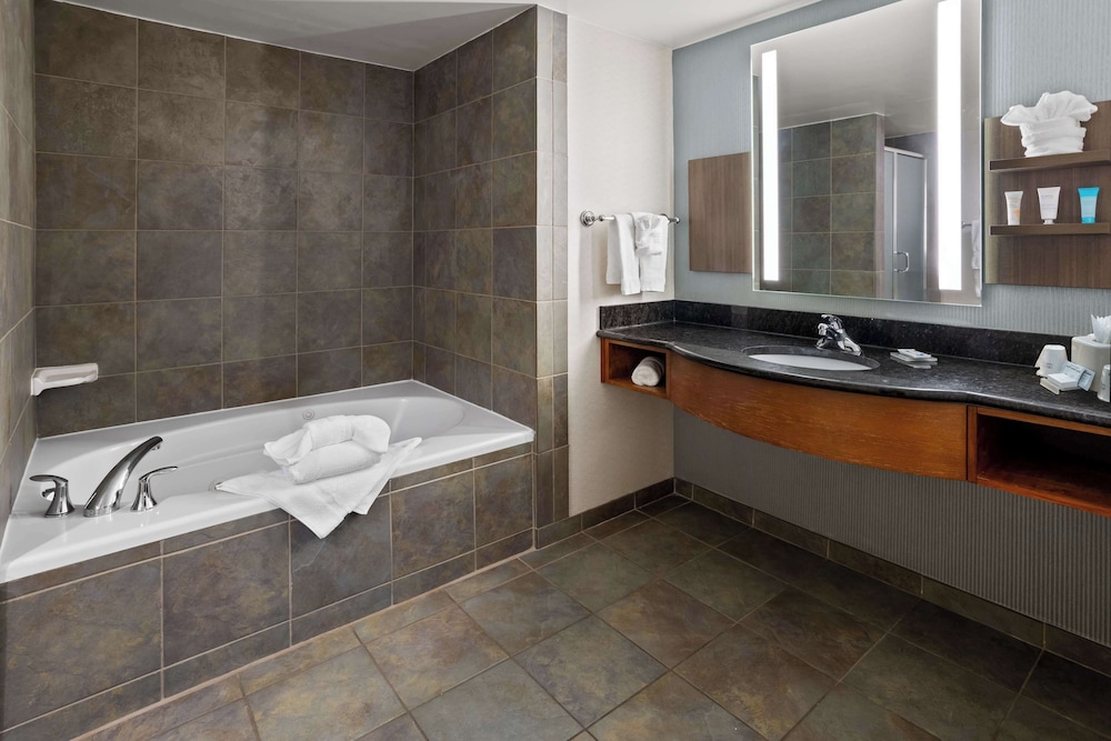 Hilton Garden Inn Milford - photo 22