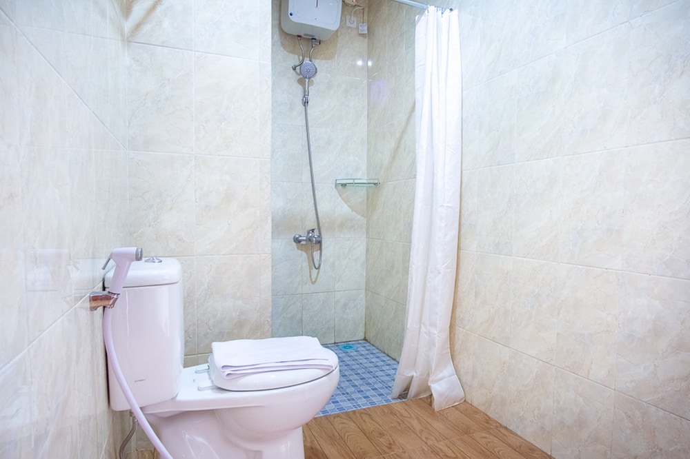 RedDoorz Plus @ Pancer Door Beach — Pacitan — photo 2