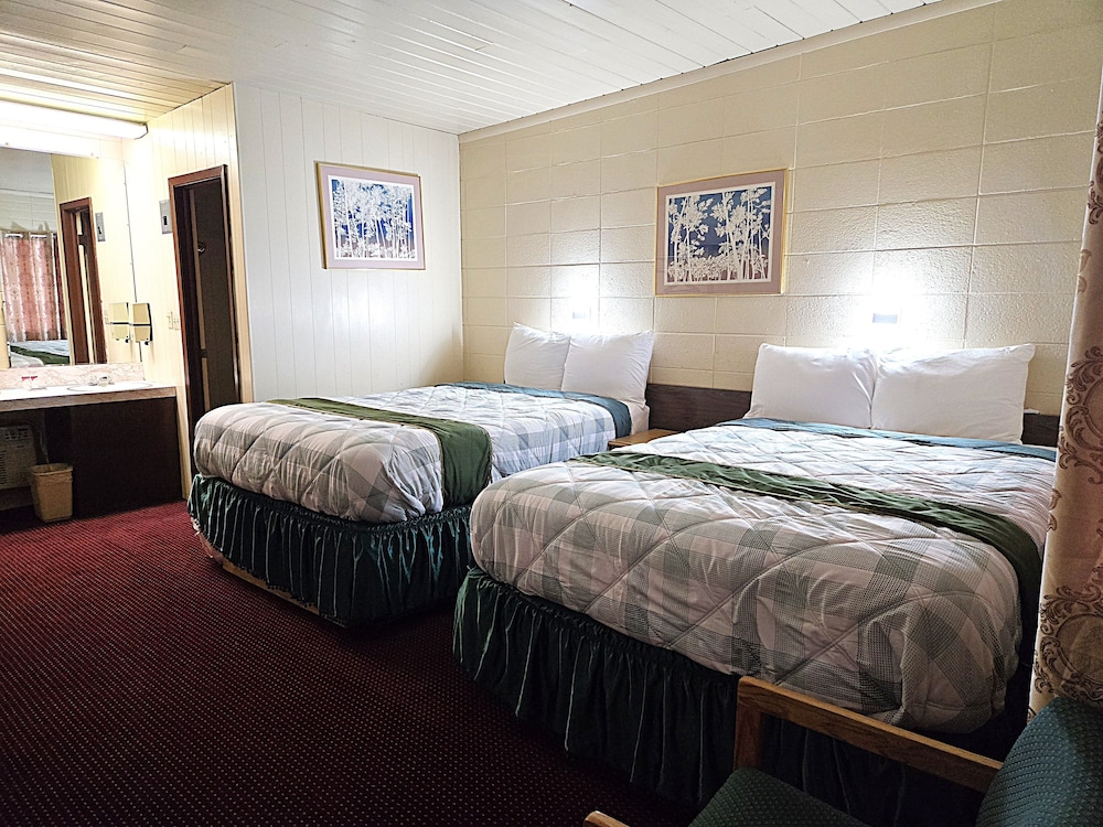 Town House Motor Inn - photo 18
